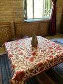 رومیزی و سفره ضدلک طرح اشرافی
