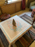 رومیزی و سفره ضدلک طرح اشرافی