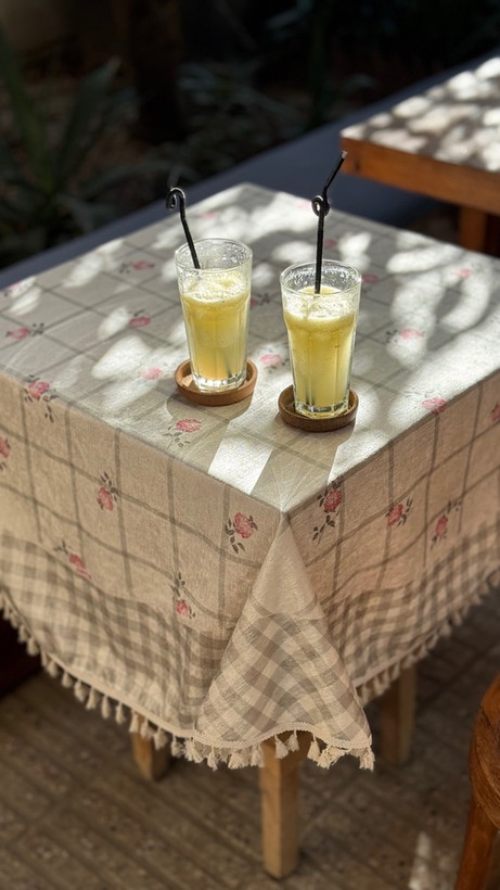 رومیزی و سفره ضدلک طرح گل داوودی