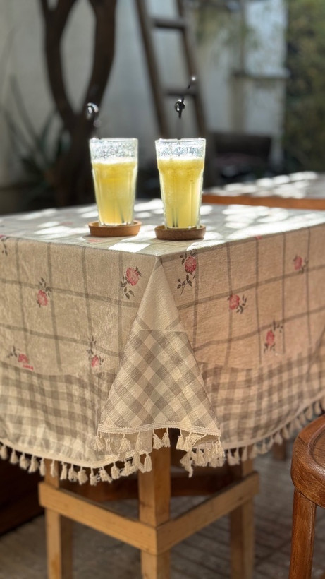 رومیزی و سفره ضدلک طرح گل داوودی