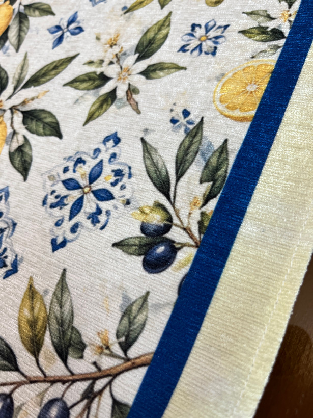 رومیزی و سفره ضدلک طرح باغ لیمو