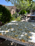 رومیزی و سفره ضدلک طرح باغ لیمو