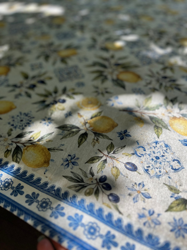 رومیزی و سفره ضدلک طرح باغ لیمو